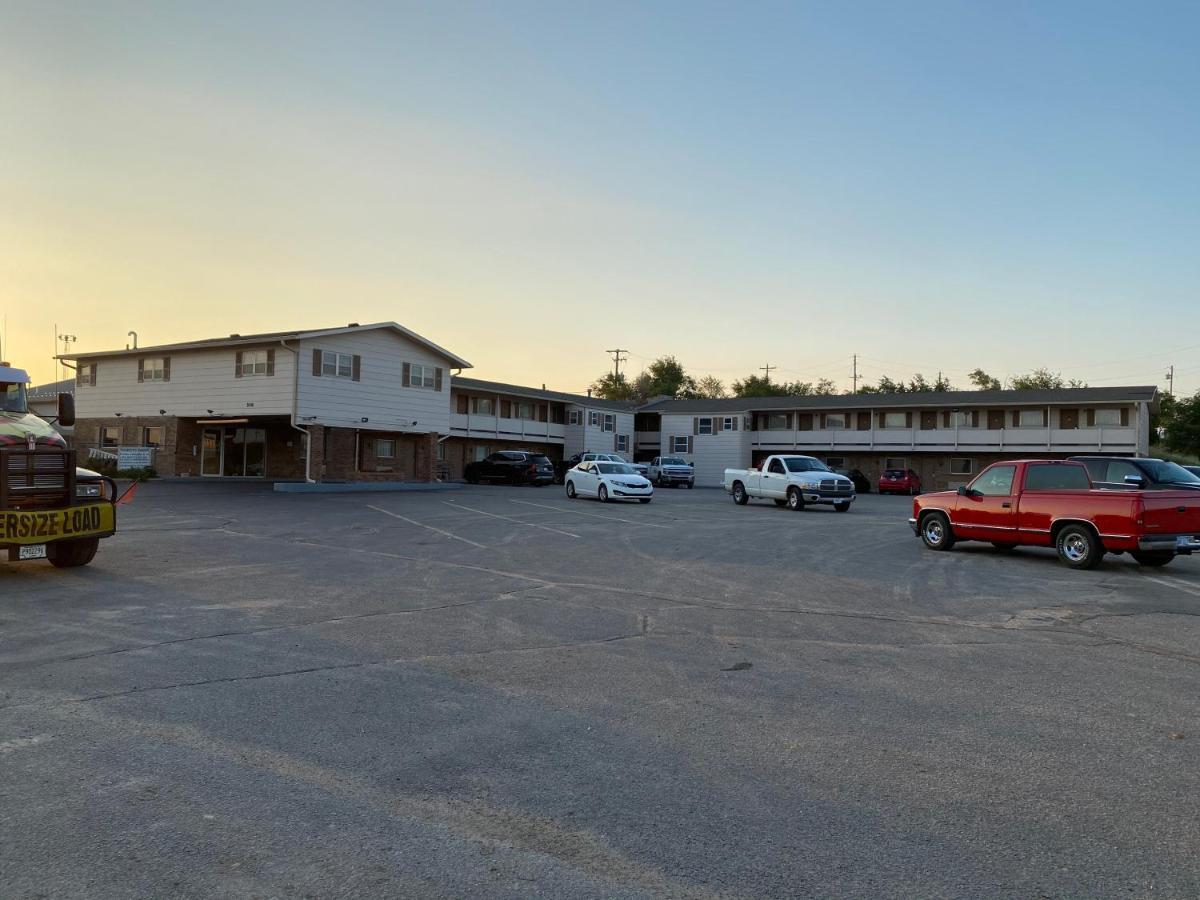 Regency Inn Dodge City Extérieur photo