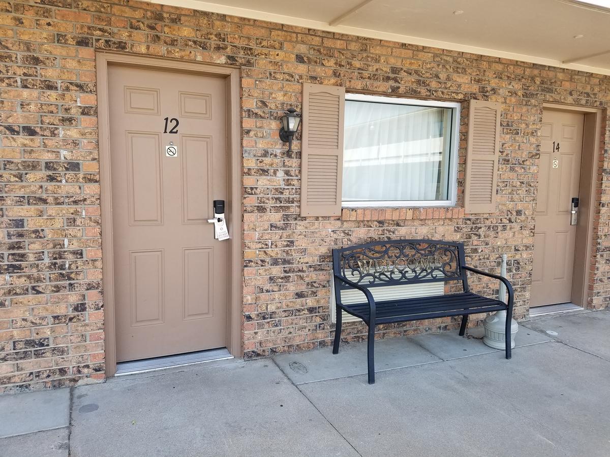 Regency Inn Dodge City Extérieur photo